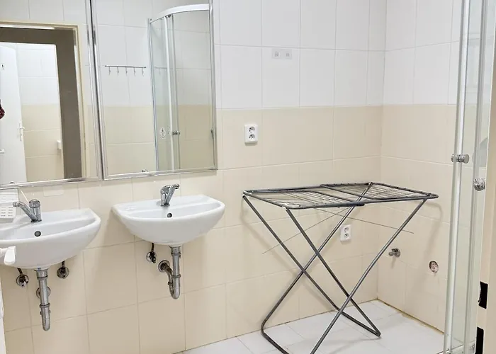 旅馆 Sleep & Go Czech Republic - *